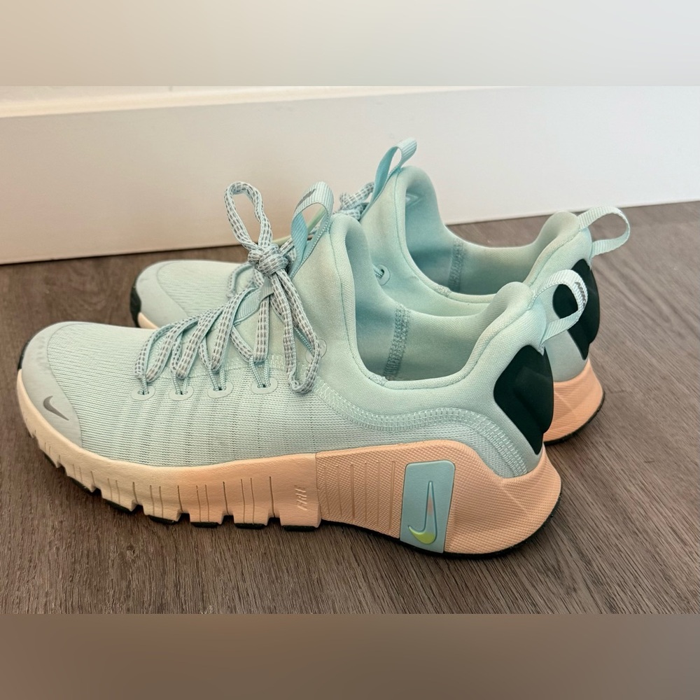 Nike Women’s Free Metcon 6 Training Shoes - Picture 4 of 7